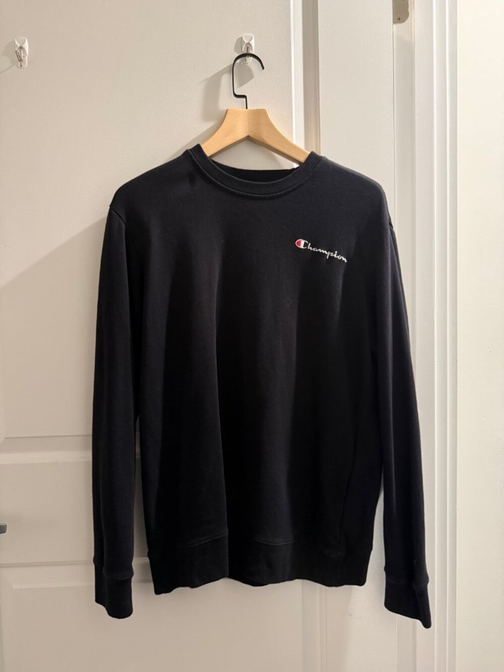 Champion Powerblend Crewneck Sweatshirt Mens M Black Embroidered Script Logo